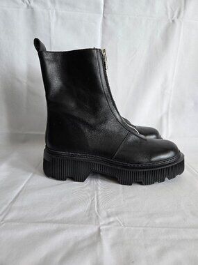 L'Intervalle Front-Zip Platform Lug Sole Boots | Size 10